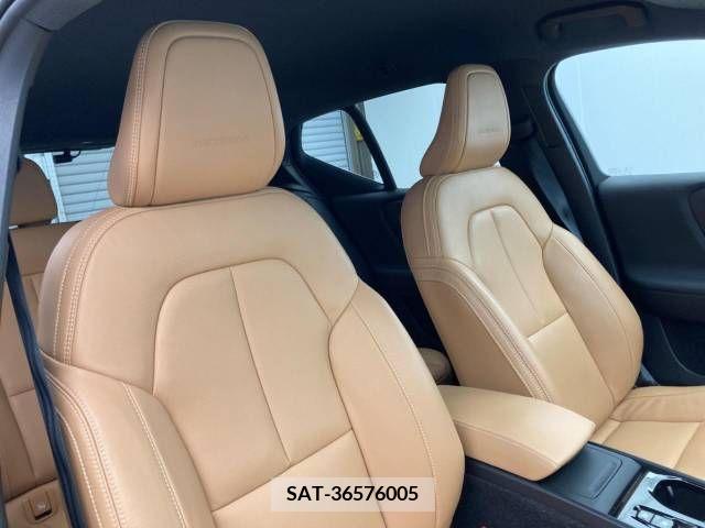 Volvo XC40 2019-08 379418-11