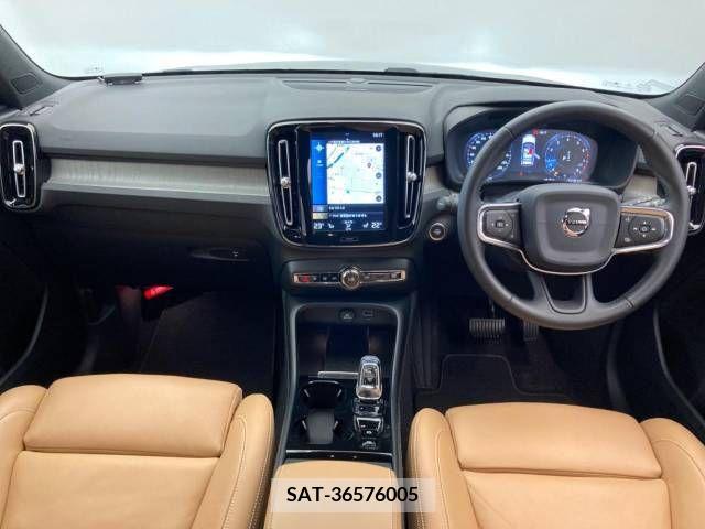 Volvo XC40 2019-08 379418-1