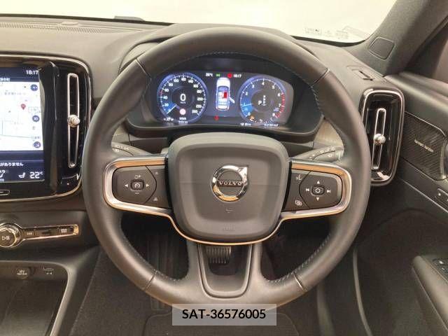 Volvo XC40 2019-08 379418-10
