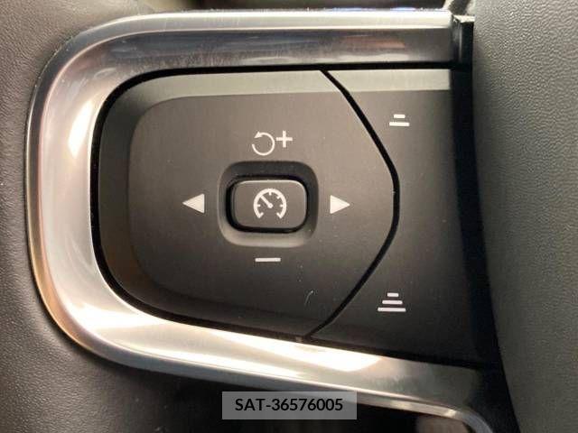 Volvo XC40 2019-08 379418-9