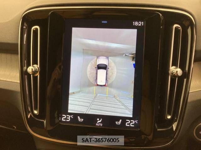 Volvo XC40 2019-08 379418-6