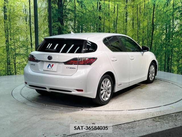 Lexus CT 2011-11 362726-17