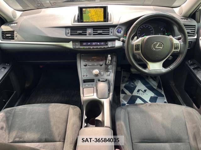 Lexus CT 2011-11 362726-1