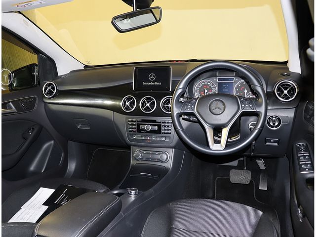 Mercedes Benz B-CLASS 2013-09 15063-1