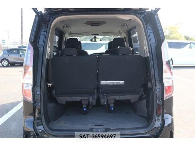 Nissan SERENA 2019-10 236676-12