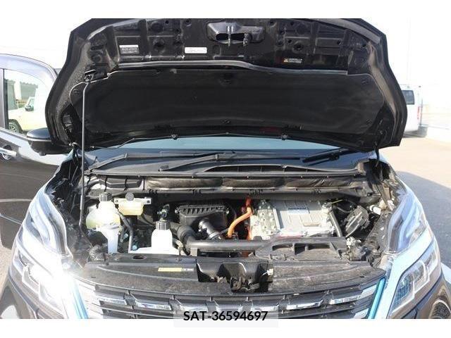 Nissan SERENA 2019-10 236676-17