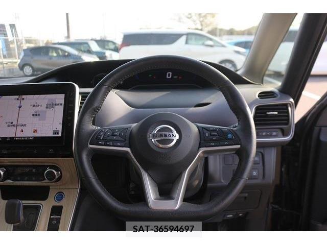 Nissan SERENA 2019-10 236676-16