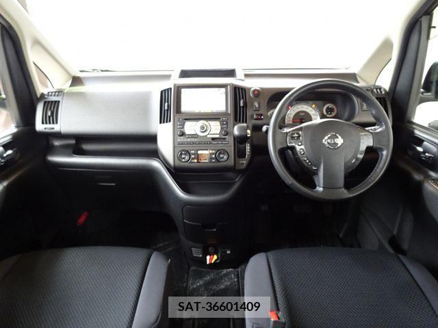 Nissan SERENA 2007-09 324841-1