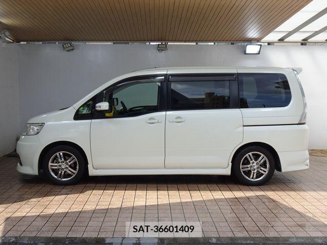 Nissan SERENA 2007-09 324841-7