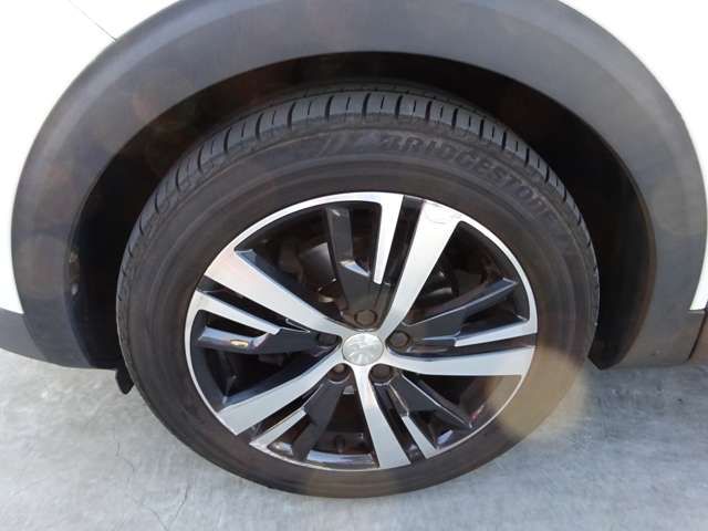 Peugeot 3008 2017-06 28306-9