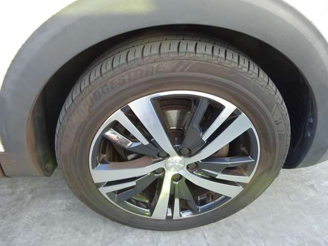 Peugeot 3008 2017-06 28306-12