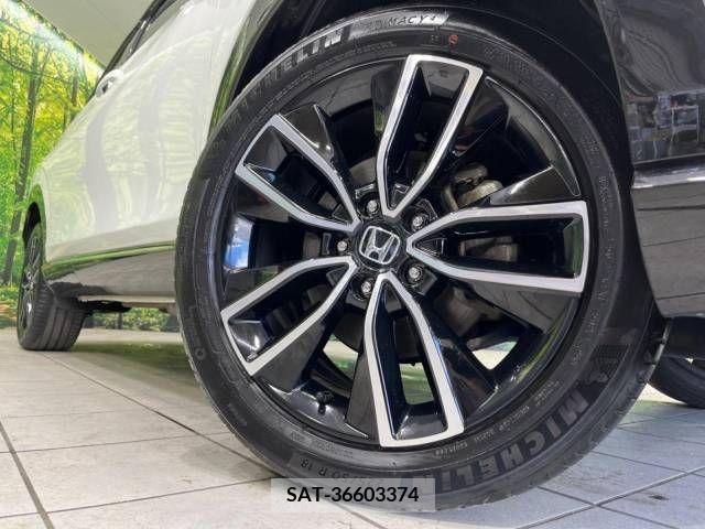 Honda VEZEL 2021-04 338780-13