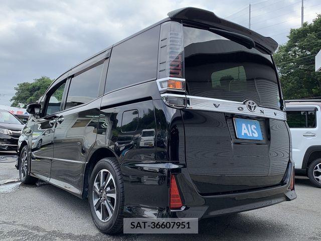 Toyota VOXY 2018-12 321601-7