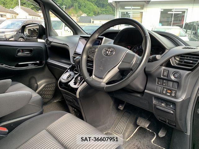 Toyota VOXY 2018-12 321601-15