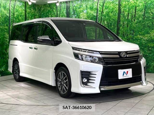 Toyota VOXY 2017-06 331549-17
