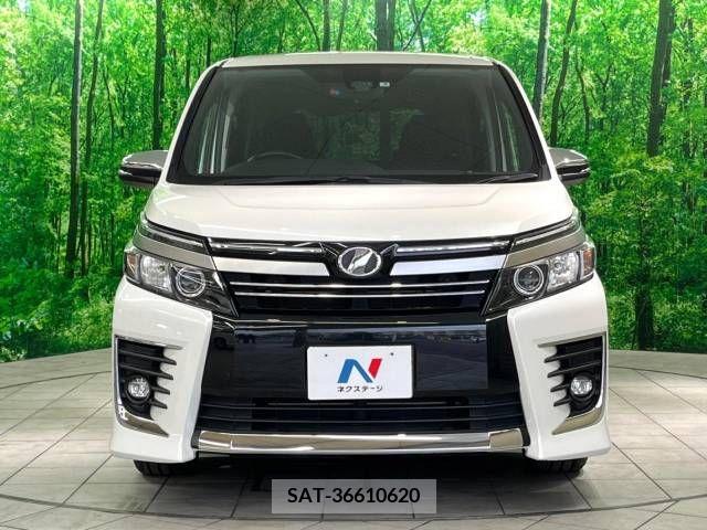 Toyota VOXY 2017-06 331549-15