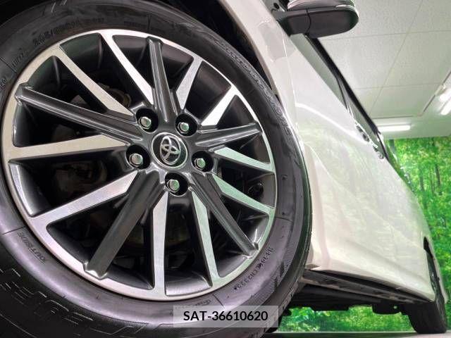 Toyota VOXY 2017-06 331549-14