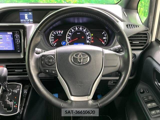 Toyota VOXY 2017-06 331549-12