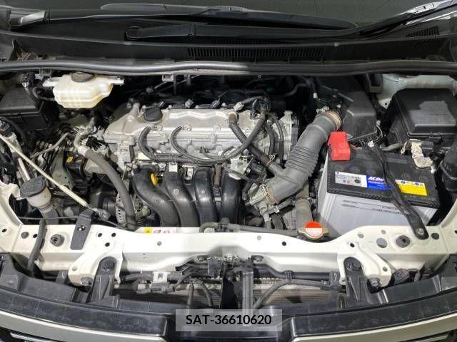 Toyota VOXY 2017-06 331549-19