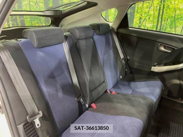Toyota PRIUS 2012-07 366602-9