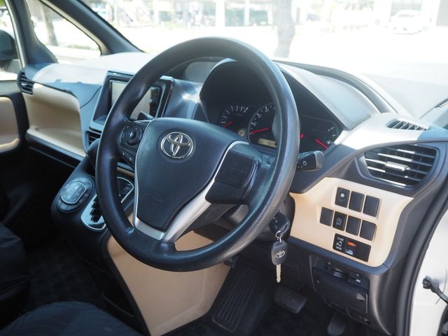 Toyota NOAH 2015-08 4830-1
