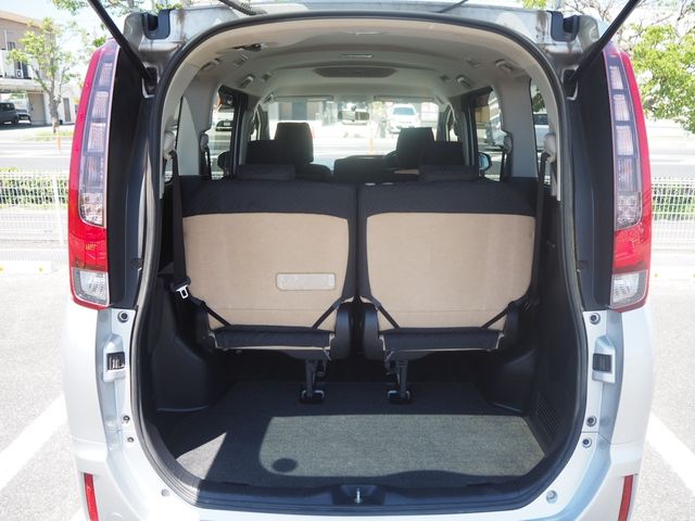 Toyota NOAH 2015-08 4830-25
