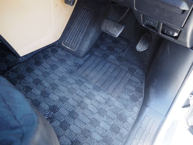 Toyota NOAH 2015-08 4830-23