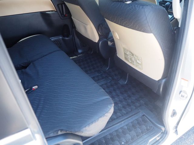 Toyota NOAH 2015-08 4830-21