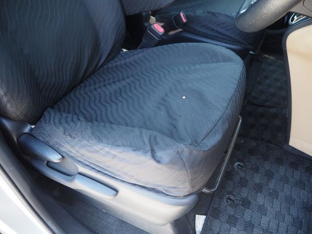 Toyota NOAH 2015-08 4830-19