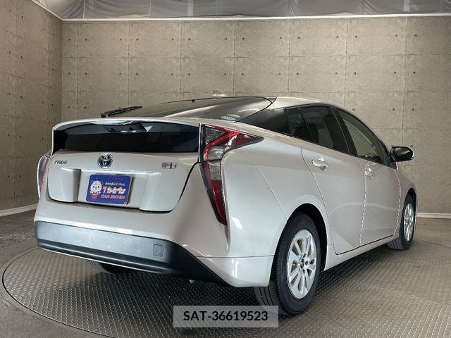 Toyota PRIUS 2016-07 256081-3