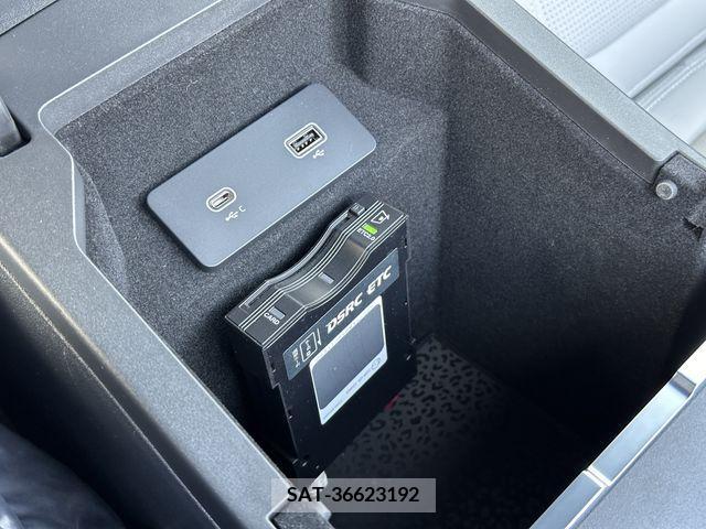 Jaguar E-PACE 2022-09 214699-11