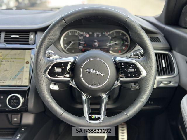 Jaguar E-PACE 2022-09 214699-12