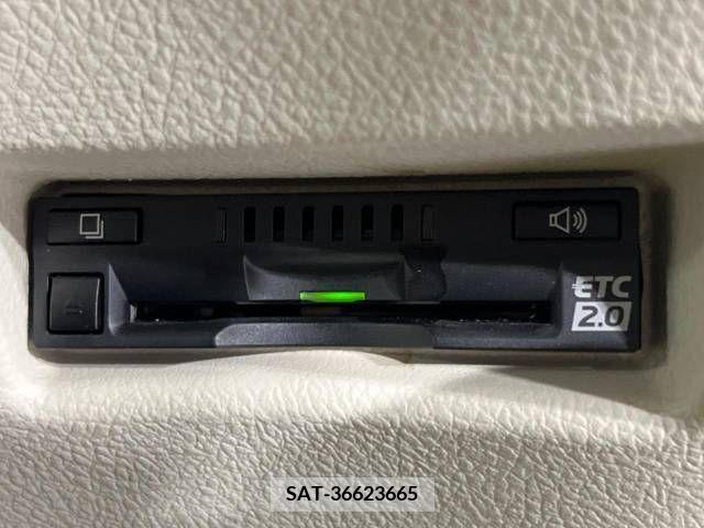 Toyota SIENTA 2016-09 368184-5