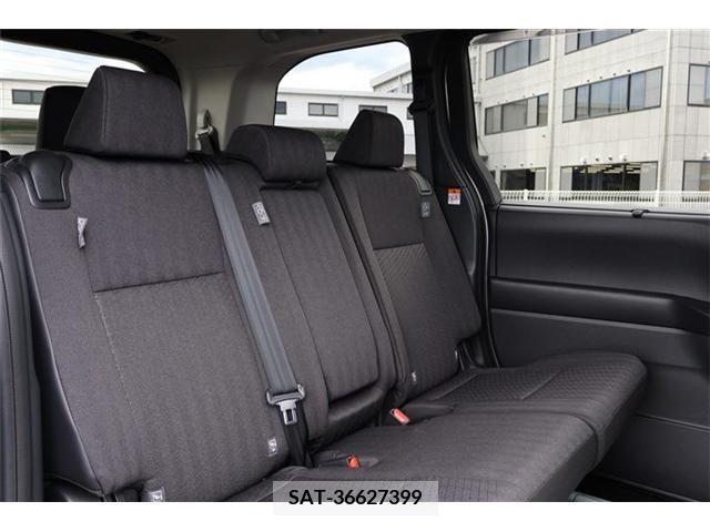 Toyota NOAH 2022-03 340605-22