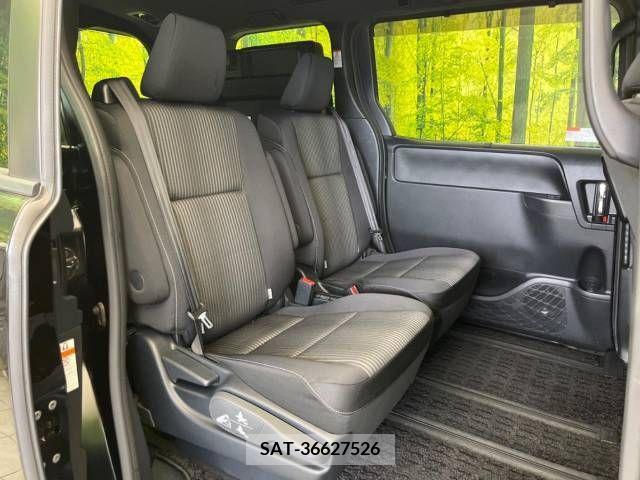 Toyota VOXY 2019-06 288987-9