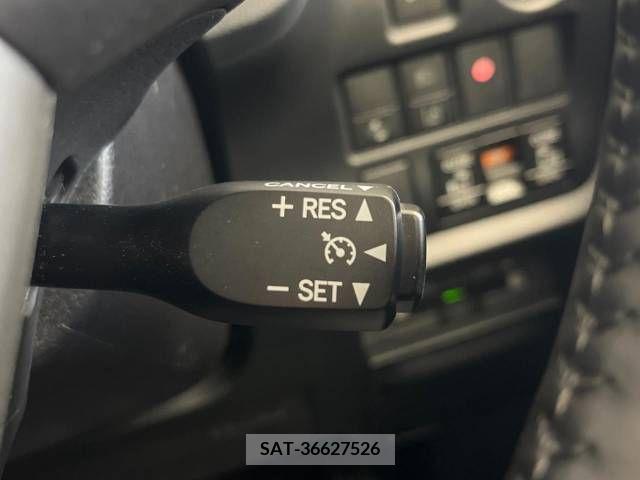Toyota VOXY 2019-06 288987-7