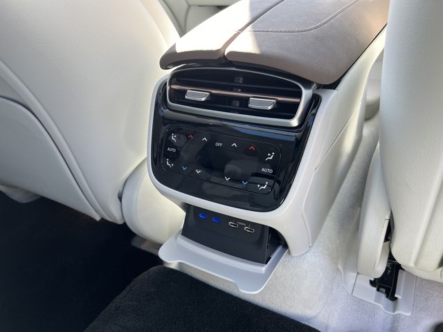 Mercedes Benz EQS 2022-10 28002-27