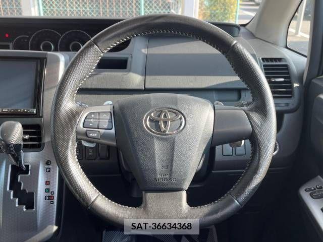 Toyota VOXY 2013-11 395010-12