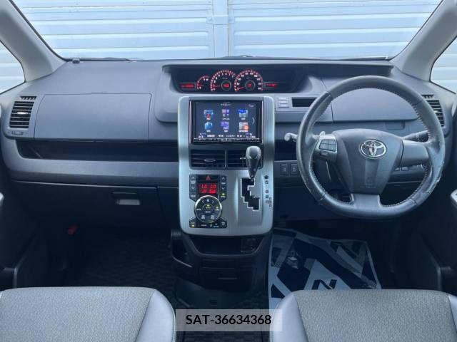 Toyota VOXY 2013-11 395010-1