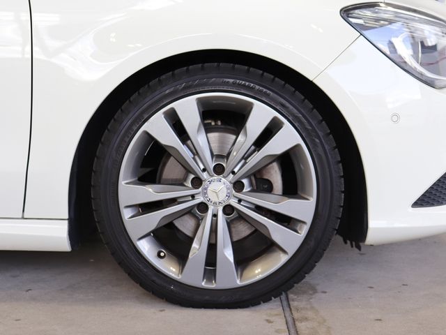 Mercedes Benz CLA-CLASS 2013-08 15943-5