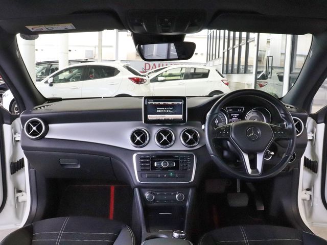 Mercedes Benz CLA-CLASS 2013-08 15943-7