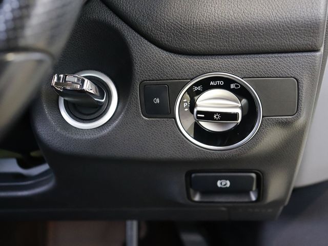 Mercedes Benz CLA-CLASS 2013-08 15943-17