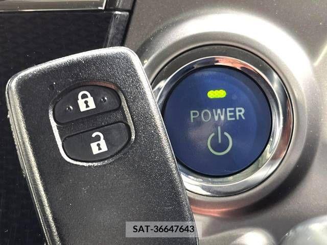 Toyota PRIUS ALPHA 2015-04 282449-7