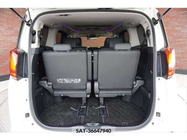 Toyota ALPHARD 2022-10 216741-7