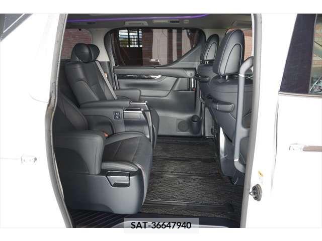 Toyota ALPHARD 2022-10 216741-5