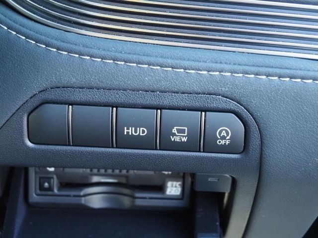 Lexus LS 2021-04 184454-29