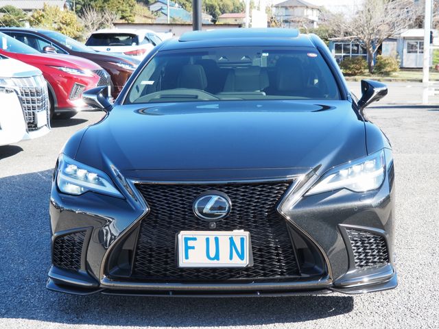 Lexus LS 2021-04 184454-1