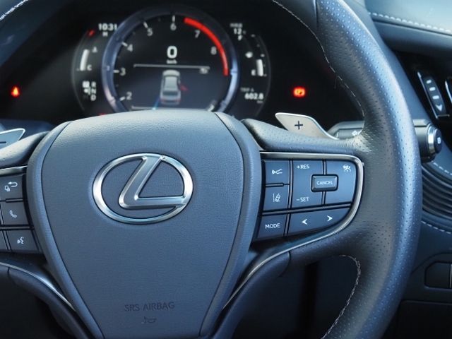 Lexus LS 2021-04 184454-17