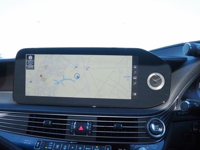 Lexus LS 2021-04 184454-19