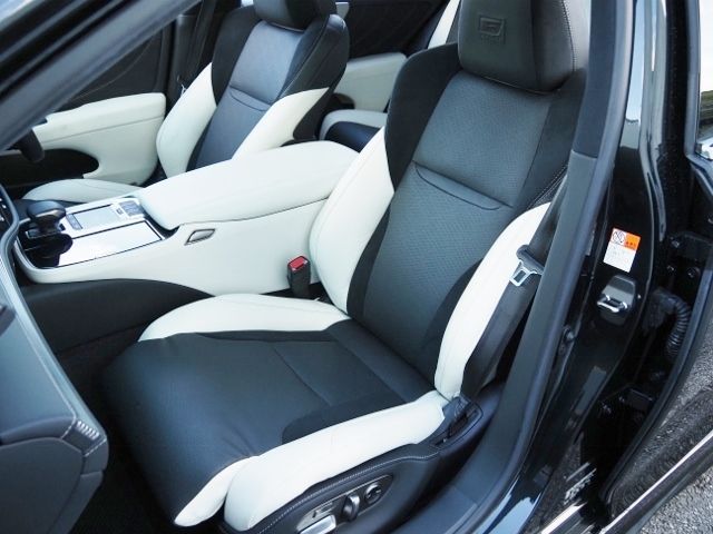 Lexus LS 2021-04 184454-11